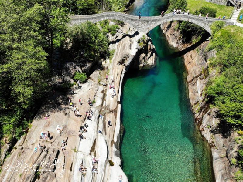 زلالترین رودخانه جهان در سوئیس!