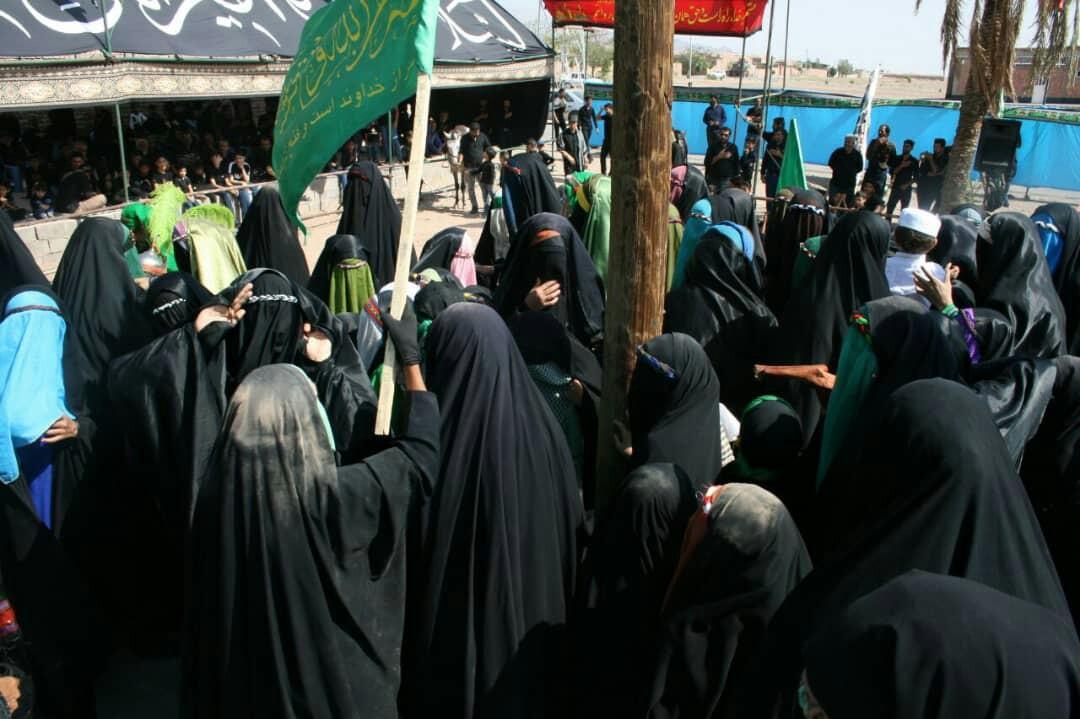 شبی که غریبی در آن موج می زند شبی که غریبی در آن موج می زند