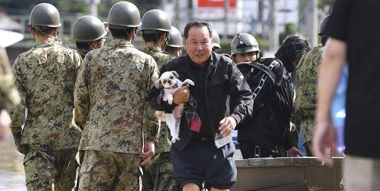 هزاران نظامی ژاپنی به عملیات امداد سیل زدگان پیوستند