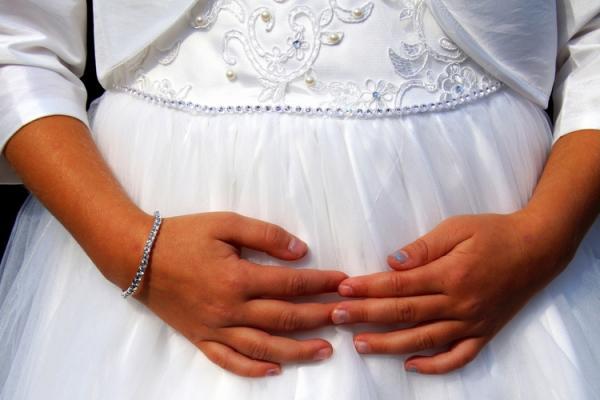 عاقد 120 مورد کودک همسری در نمین دستگیر شد