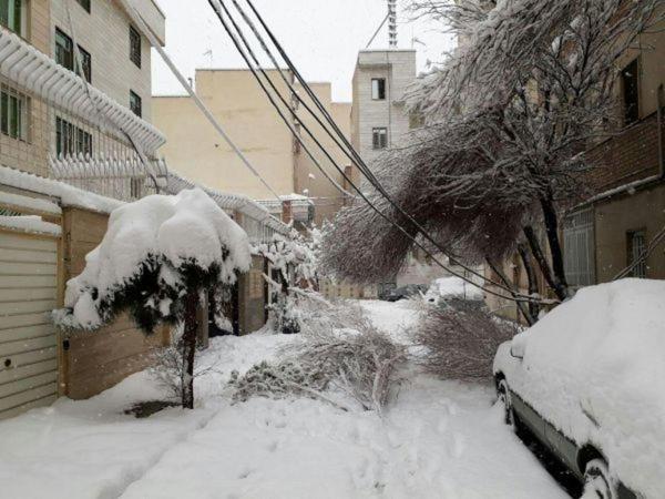 تهران 61 سال پیش در یک روز برفی؛ فردوسی میان کولاک برف