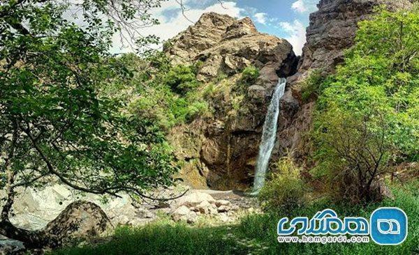 آبشار آبسر یکی از دیدنی ترین جاذبه های طبیعی کرمان است
